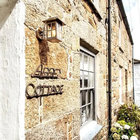 Vakantiehuis Abbey Cottage, Close To Harbour *