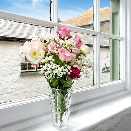 Abbey Cottage, Close To Harbour * Mousehole